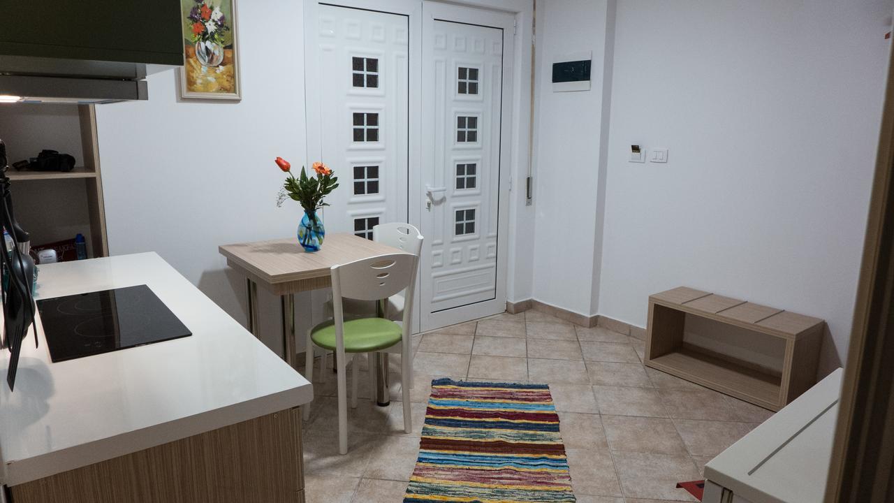 Andi Apartments Tirana Esterno foto